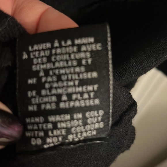 SALE!!! LE CHATEAU FITTED SWEATER 5/25!! 🔥🔥🔥 - Picture 8 of 9